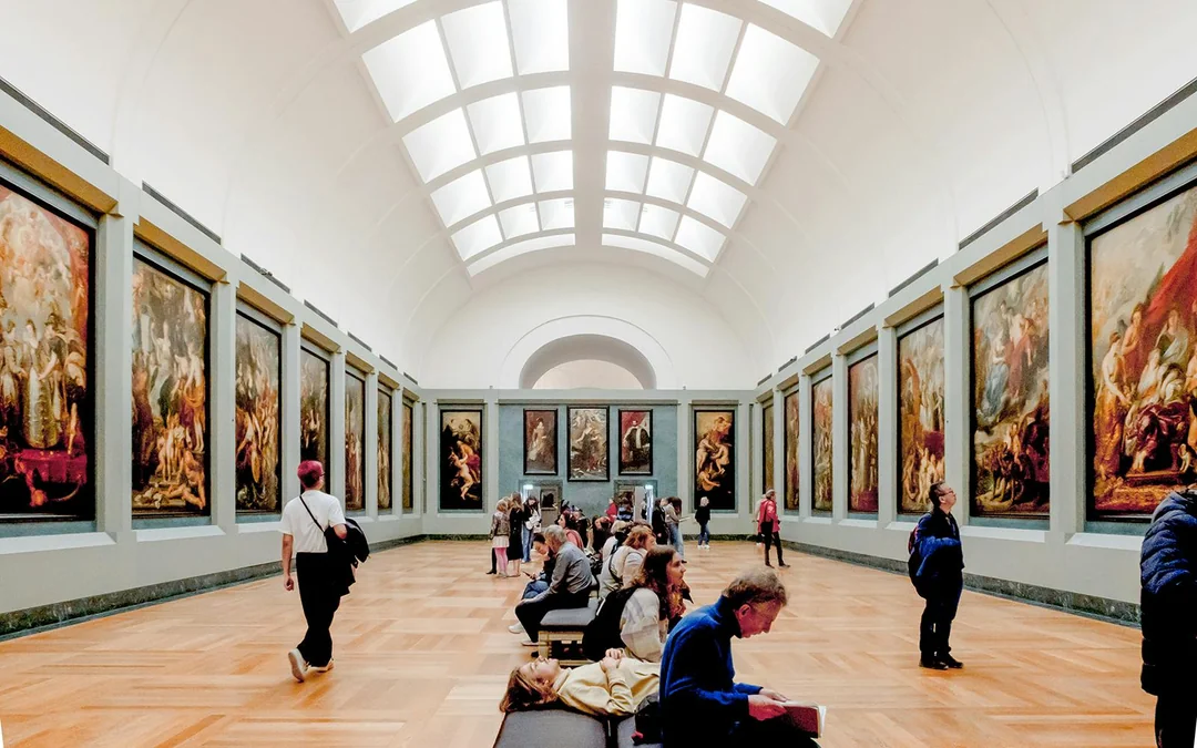 Louvre Museum Hosted Entry with Mona Lisa Tour Image 3