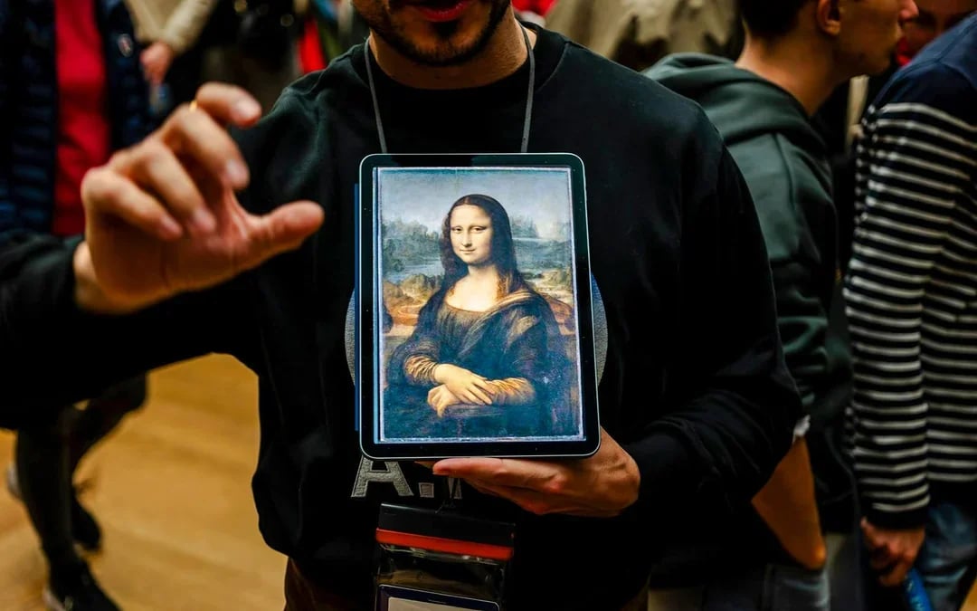 Louvre Museum + Orsay Museum Semi-Private Guided Tour Image 2