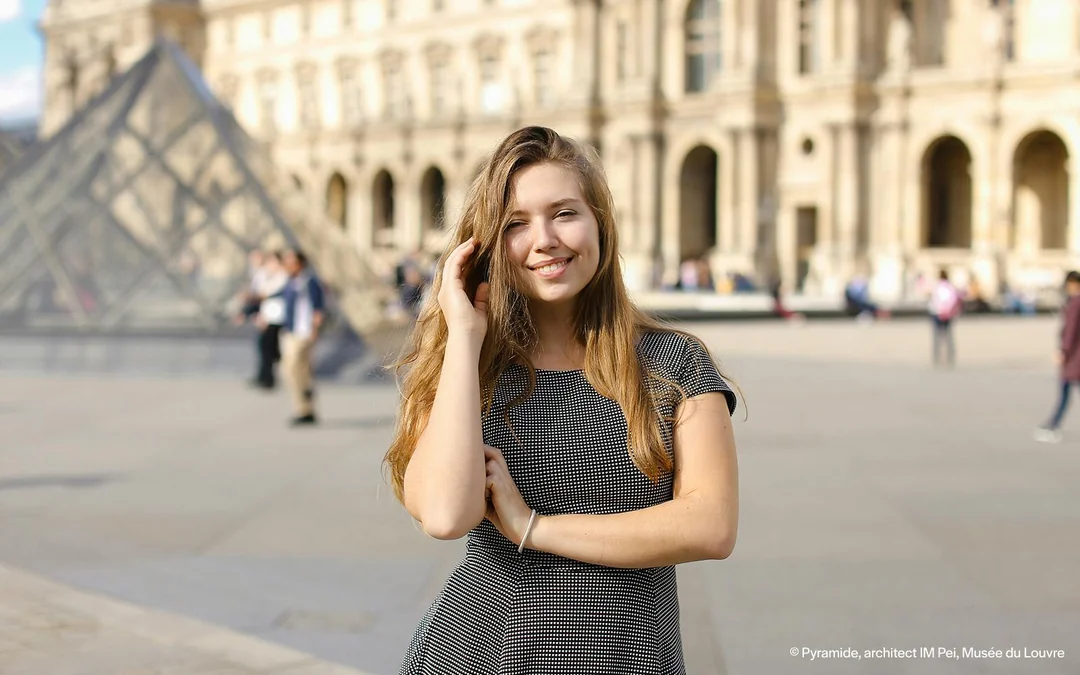 Louvre Museum Professional Photo Shoot Image 1