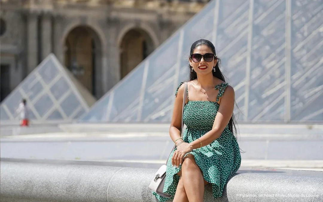 Louvre Museum Professional Photo Shoot Image 3
