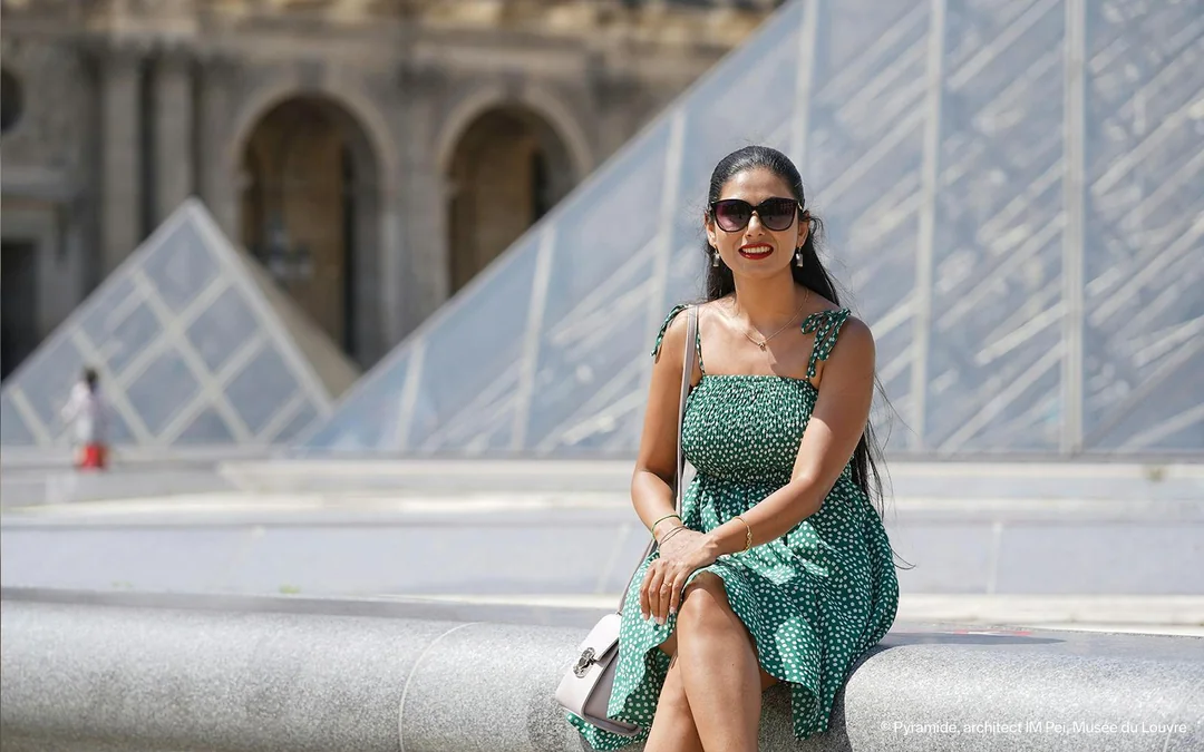 Louvre Museum Professional Photo Shoot Image 3