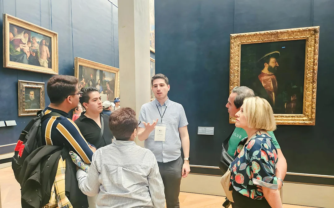 Louvre Museum Skip-the-Line Guided Tour Image 2