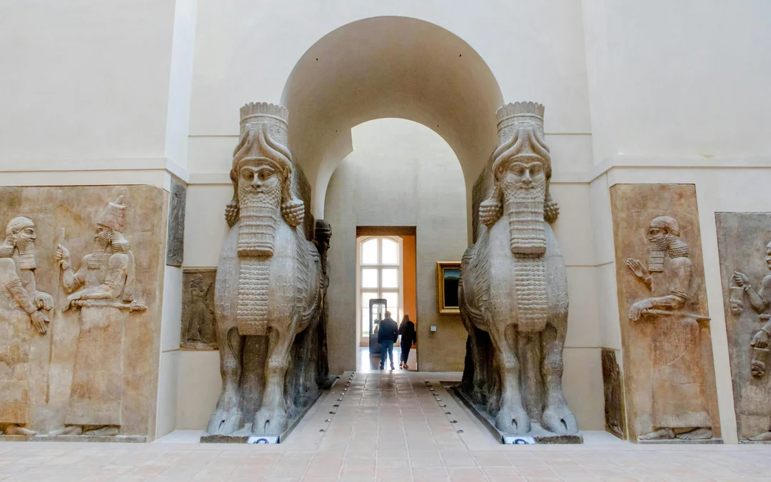 Louvre Museum Skip-the-Line Guided Tour Image 3