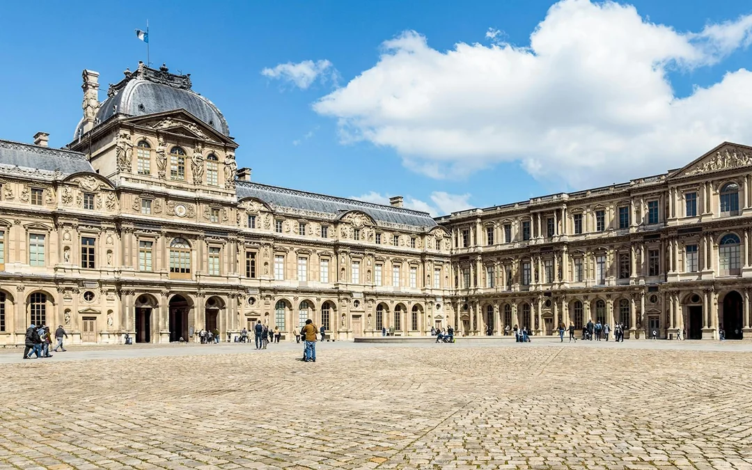 Louvre Museum Skip-the-Line Private Guided Tour Image 8