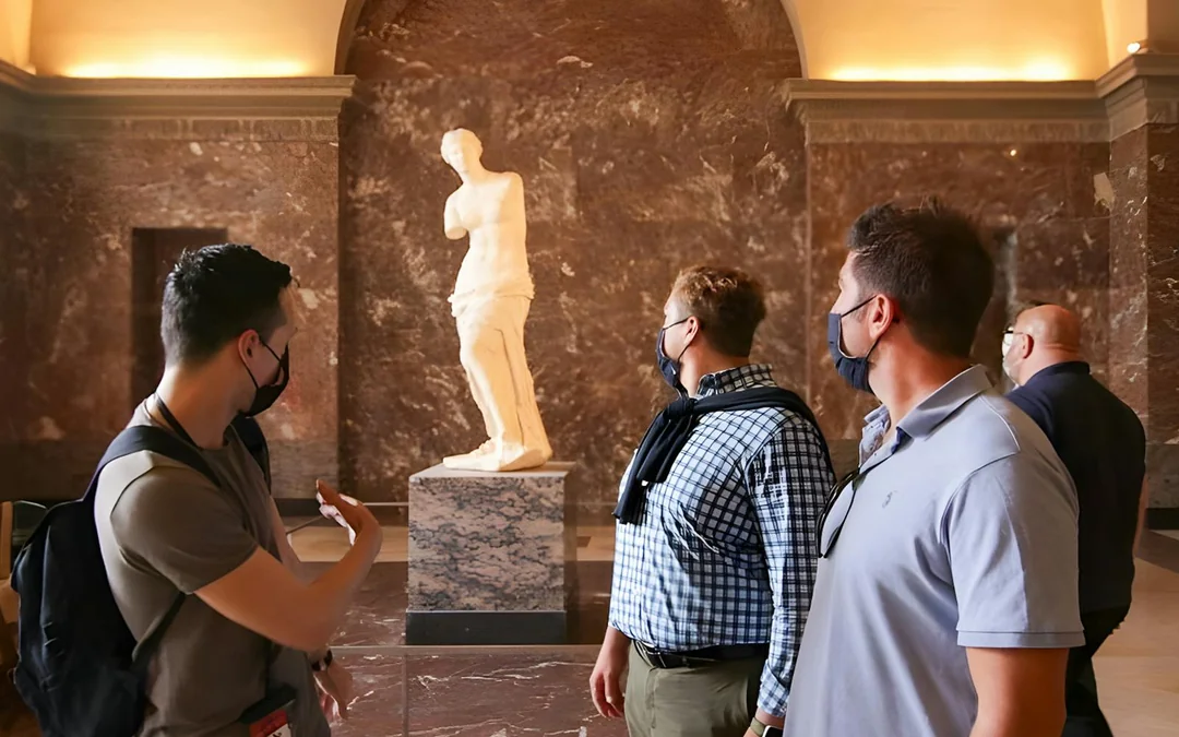 Louvre Museum Skip-the-Line Semi-Private Guided Tour Image 4