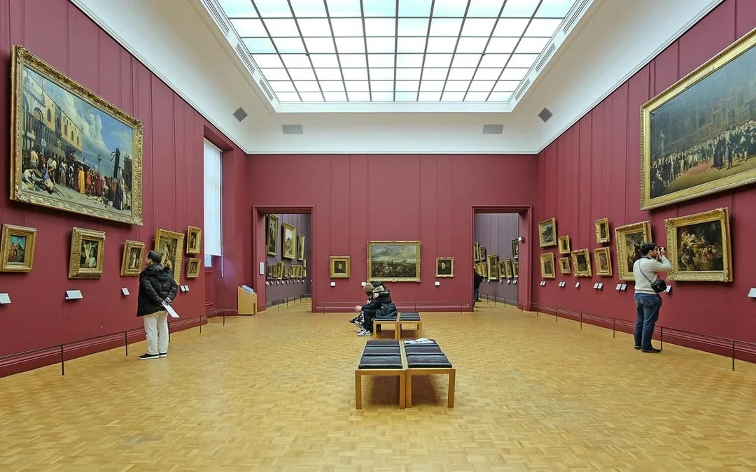 Louvre Museum Skip-the-Line Semi-Private Guided Tour Image 10