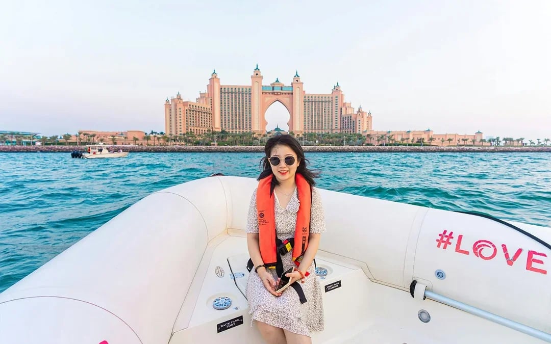 Love Boats: 90 Minutes Ultimate Tour Image 4