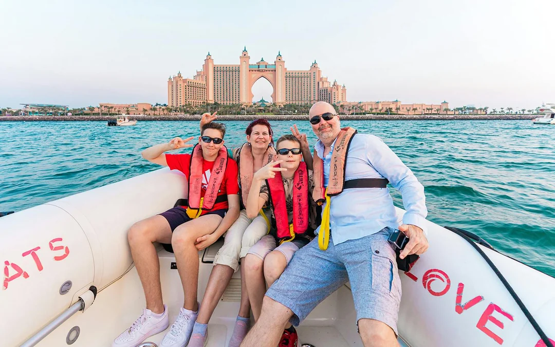 Love Boats Palm Jumeirah 60/75/90 Minutes Tour Image 5