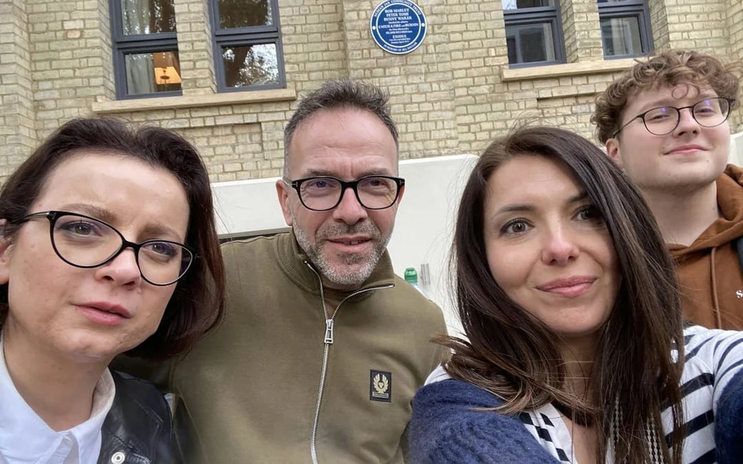 Love in London, Notting Hill: Self-Guided City Exploration Game Image 2