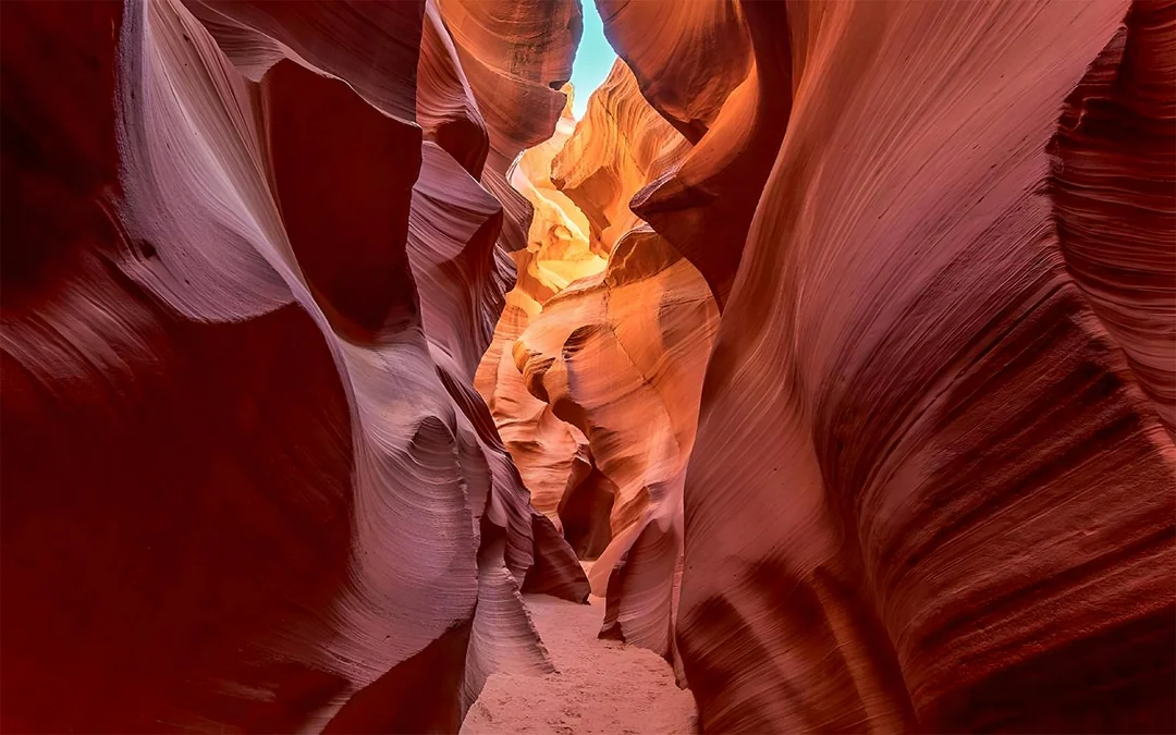 Lower Antelope Canyon Tour with Navajo Guide Image 1