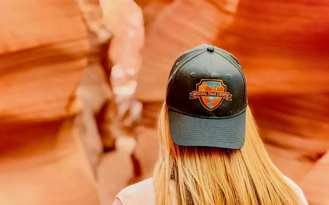Lower Antelope Canyon Tour with Navajo Guide Image 9