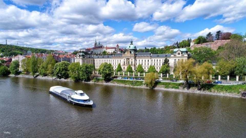 Lunch Cruise in Prague