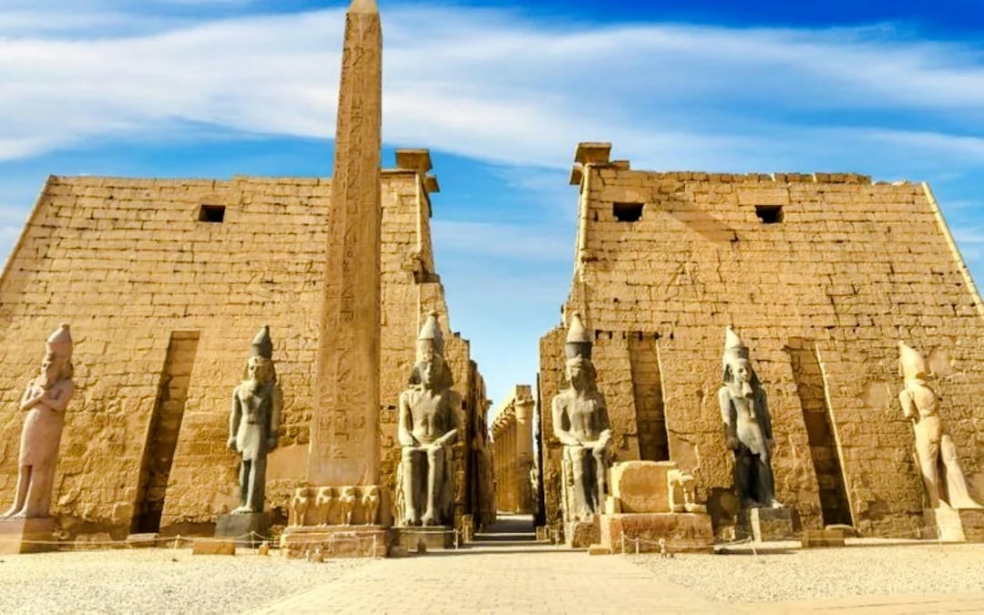 Luxor East Bank Guided Tour of Karnak and Luxor Temples Image 7