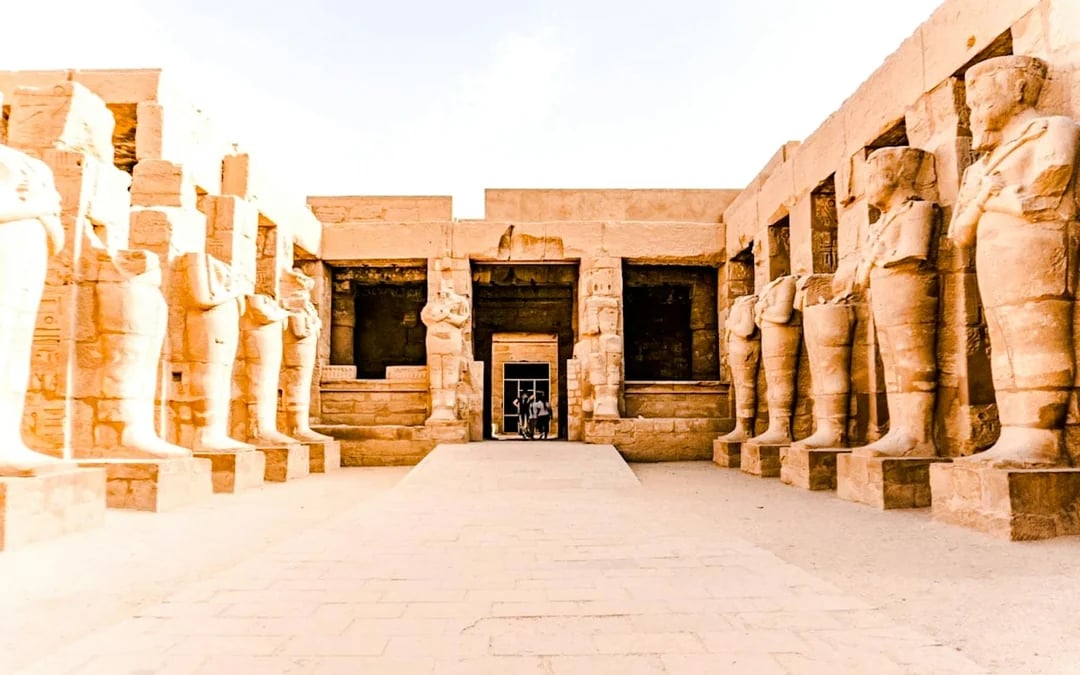 Luxor East Bank Guided Tour of Karnak and Luxor Temples Image 10