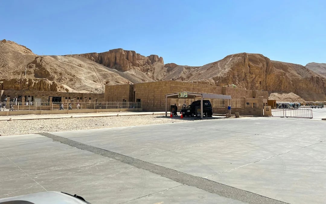 Luxor West Bank Private Tour: Valley of the Kings, Valley of the Queens & Hatshepsut Temple Image 3