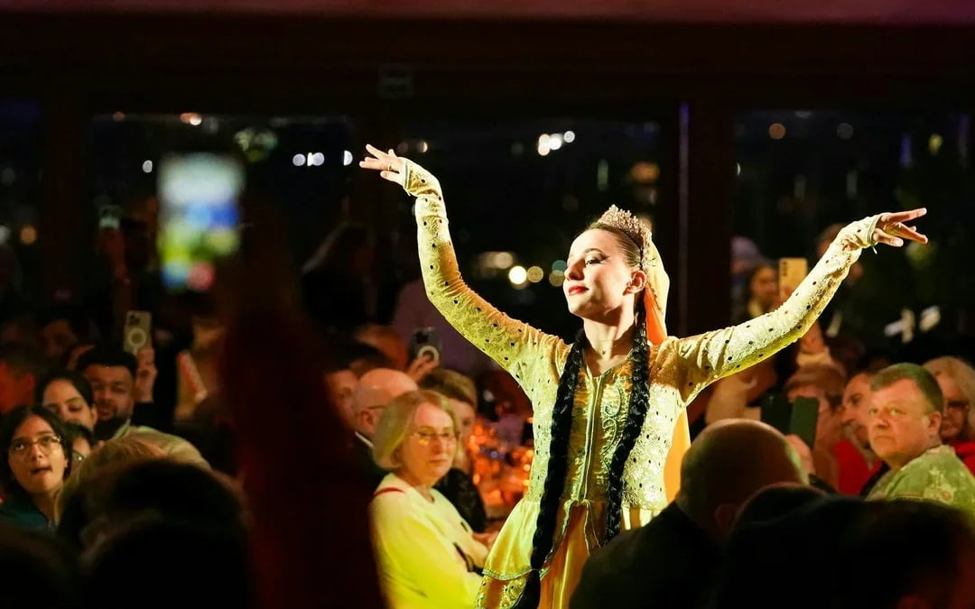 Luxury Bosphorus Dinner Cruise with Hotel Pickup Image 2
