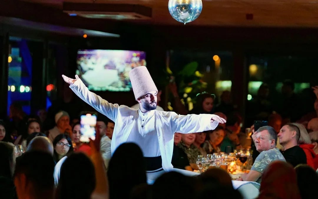 Luxury Bosphorus Dinner Cruise with Hotel Pickup Image 8