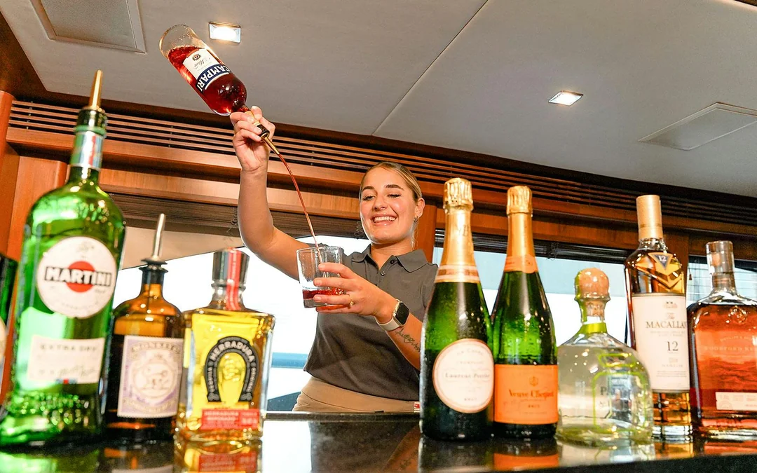 Luxury Superyacht Experience: VIP Dining, Premium Drinks, & Live Music Image 4