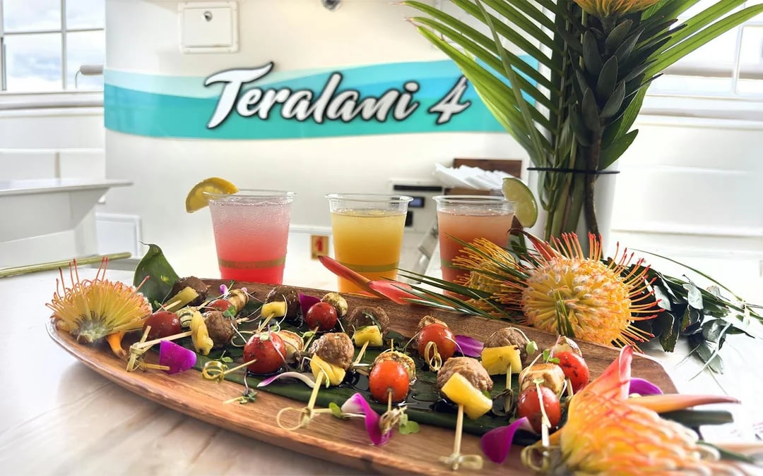 Luxury West Maui Snorkel Sail with Open Bar and BBQ Lunch Image 5