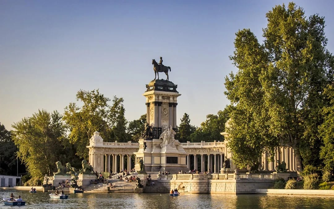 Madrid’s Prado Museum and El Retiro Park Guided Tour Image 3