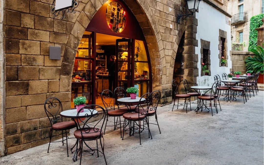 Magical Barcelona: Self-Guided City Exploration Game Image 2