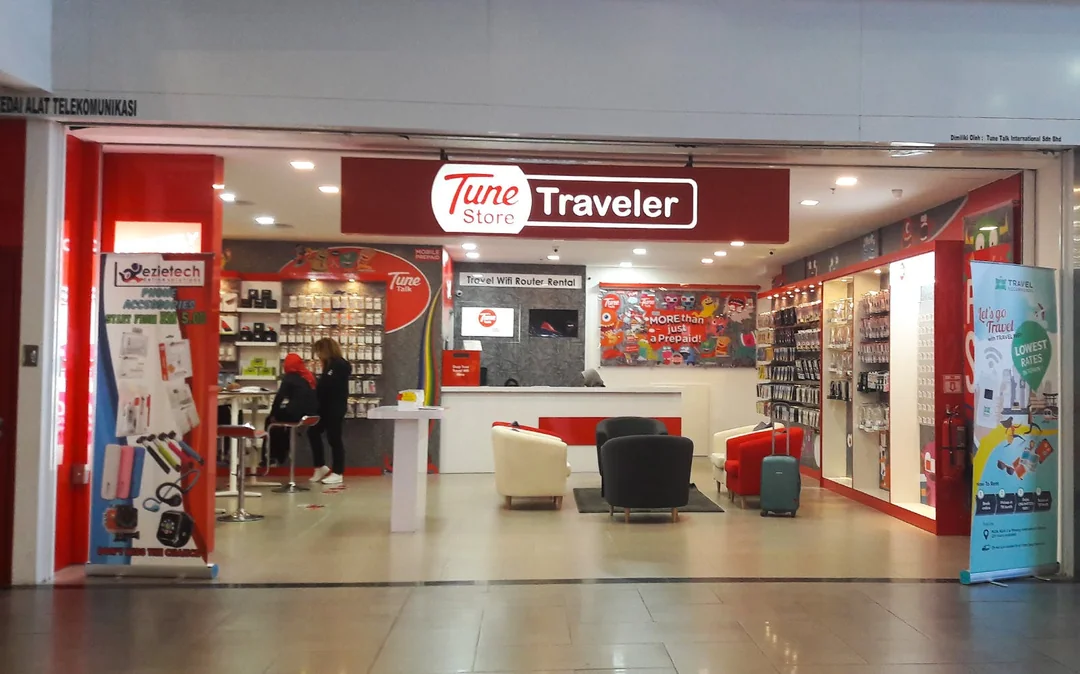 Malaysia 4G Tourist Local SIM Card - Kuala Lumpur Airport Pick-Up Image 1