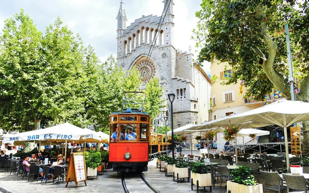 Mallorca Sightseeing Tour : Boat + Vintage Train Image 12