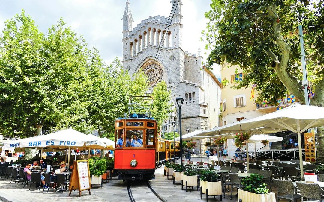 Mallorca Sightseeing Tour : Boat + Vintage Train Image 12