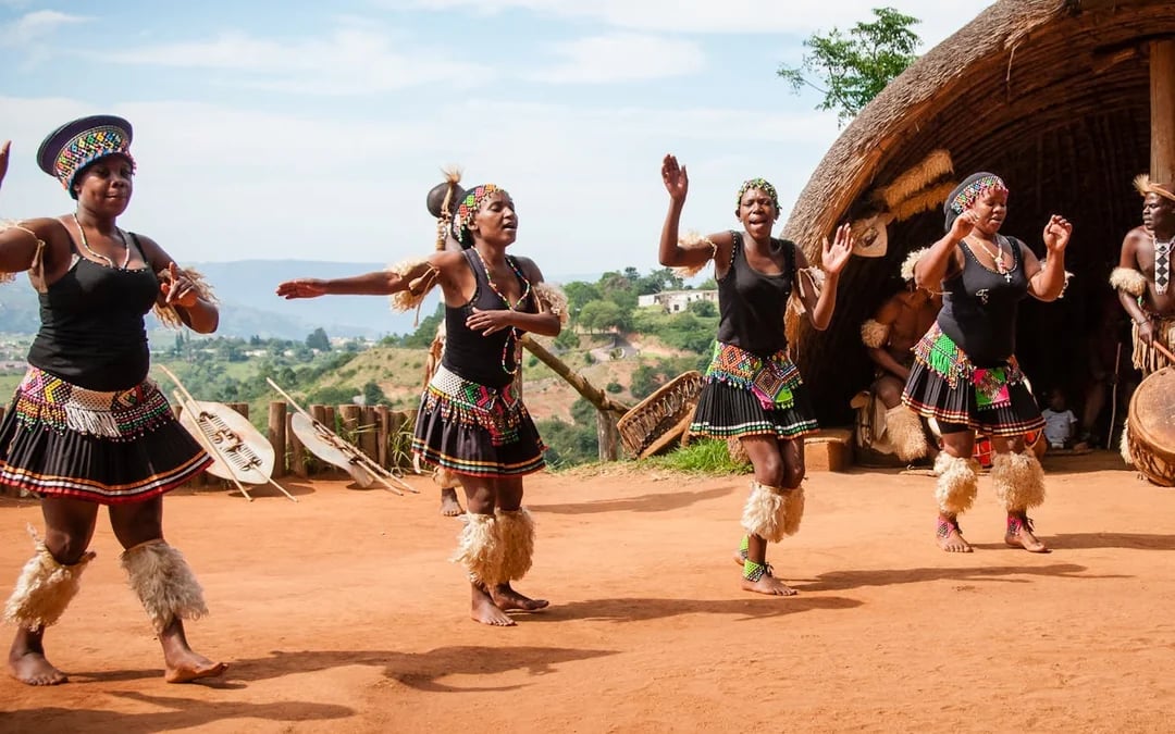 Mandela Capture Site and PheZulu Cultural Village Guided Tour with Wildlife Experiences and Hotel Transfers Image 7