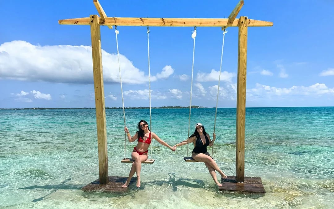 Mansa Bay Private Island: Swim with Pigs Half Day Trip with Snorkelling & Lunch Image 3