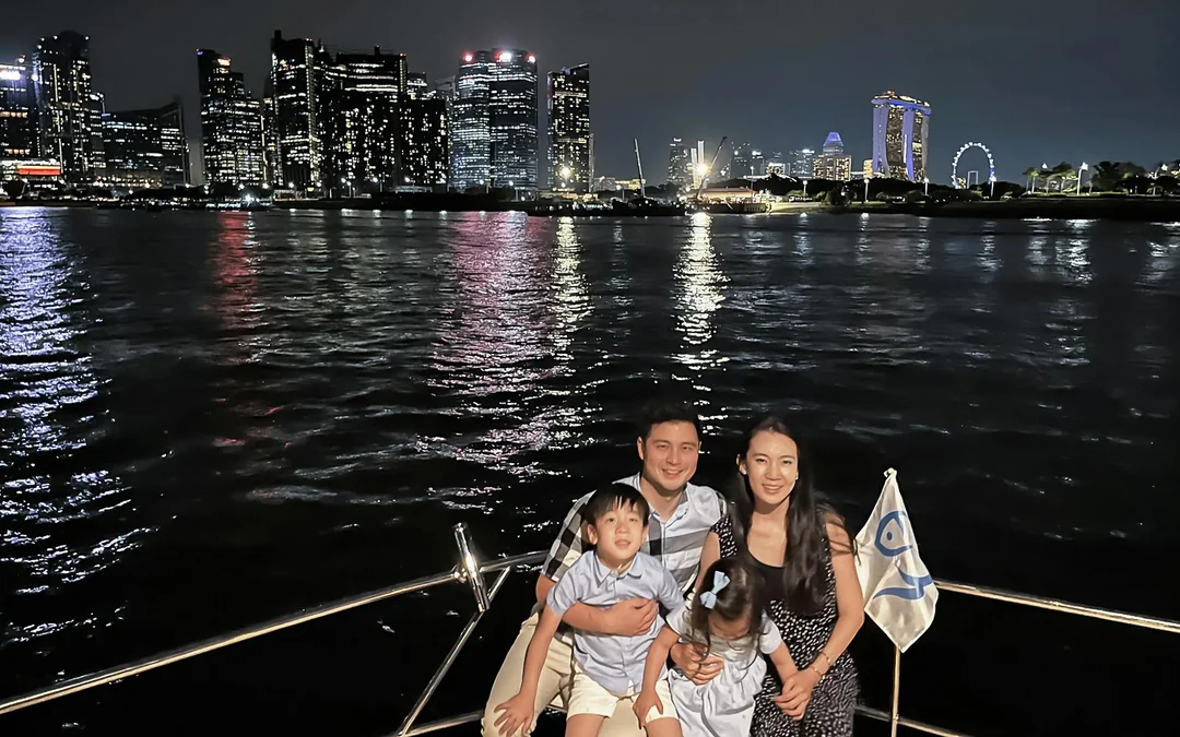 Marina Bay Sands Yacht Cruise with Wings of Time Image 3