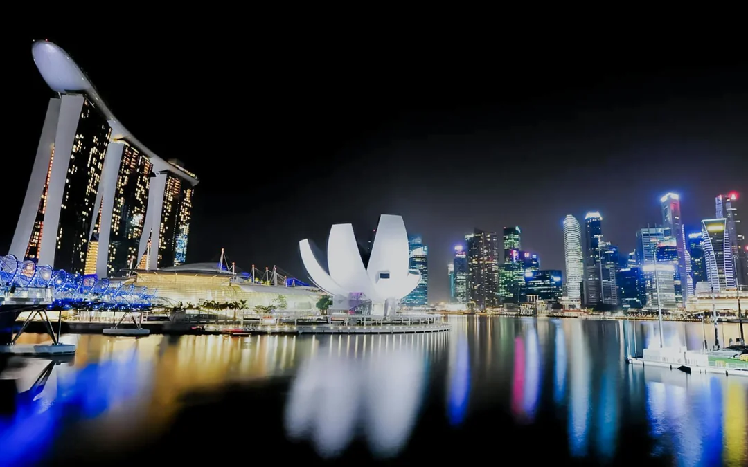 Marina Bay Sands Yacht Cruise with Wings of Time Image 5