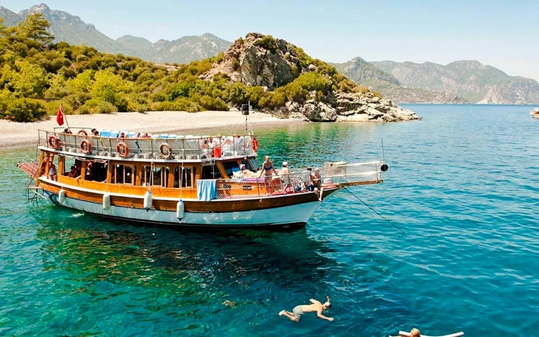Marmaris Coast Boat Trip with Swim Stops, Unlimited Drinks and BBQ Lunch Image 4