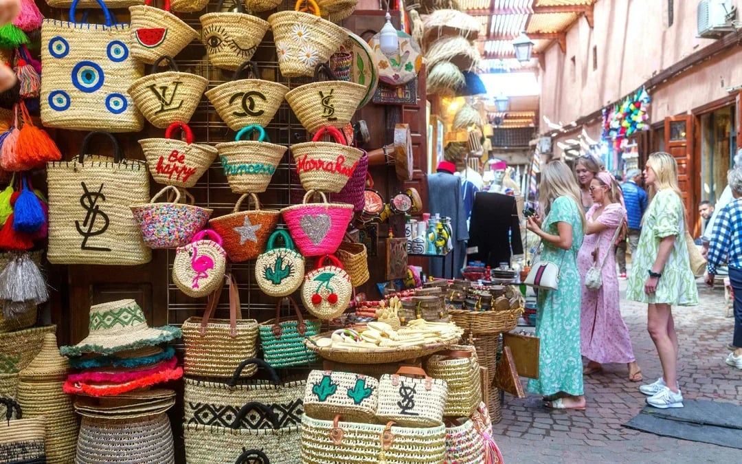 Marrakech Highlights: Bahia Palace, Saadian Tombs, Souks and Medina Guided Tour Image 6