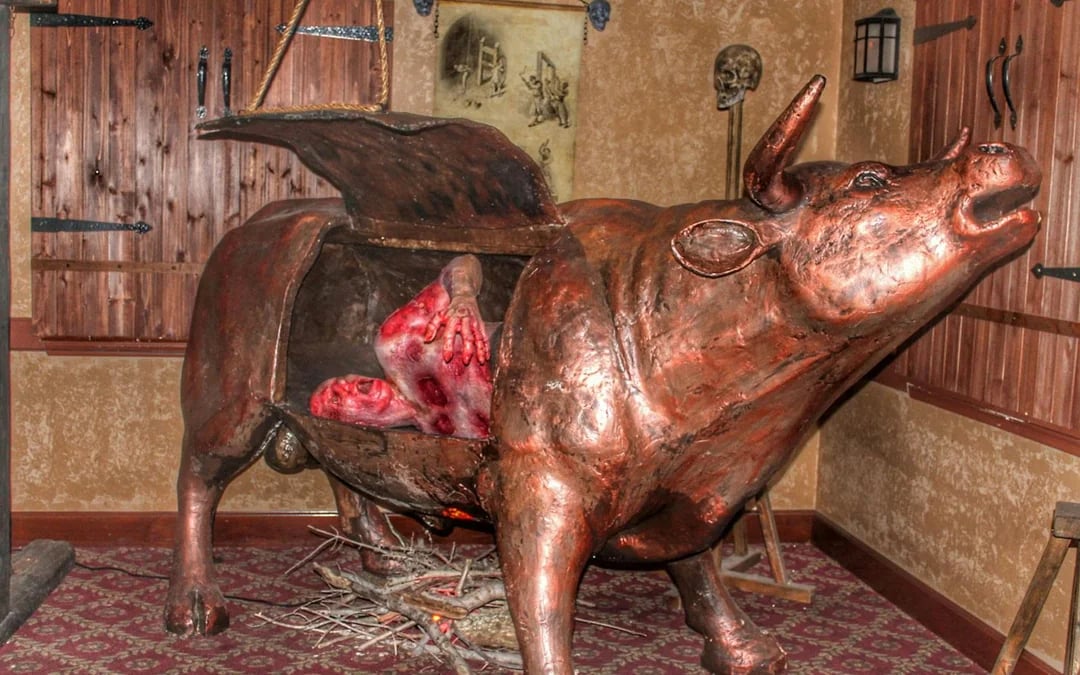 Medieval Torture Museum + Tiny Art Museum Tickets Image 2