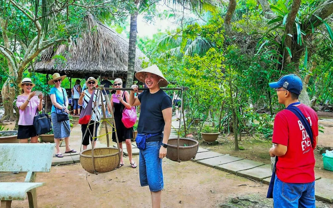 Mekong Delta Premium Tour with Speedboat & Lunch Image 2