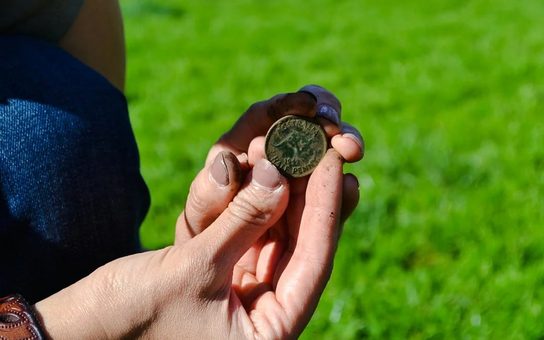 Melbourne Metal-Detecting Treasure Hunt Walking Tour Image 1