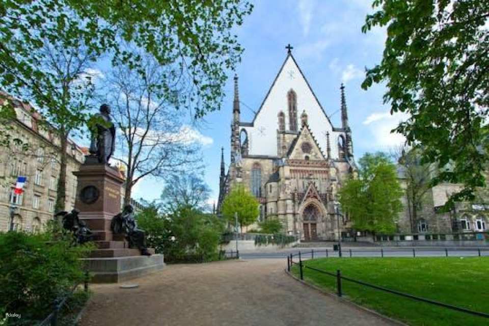 Mendelssohn walking tour with museum and city visit