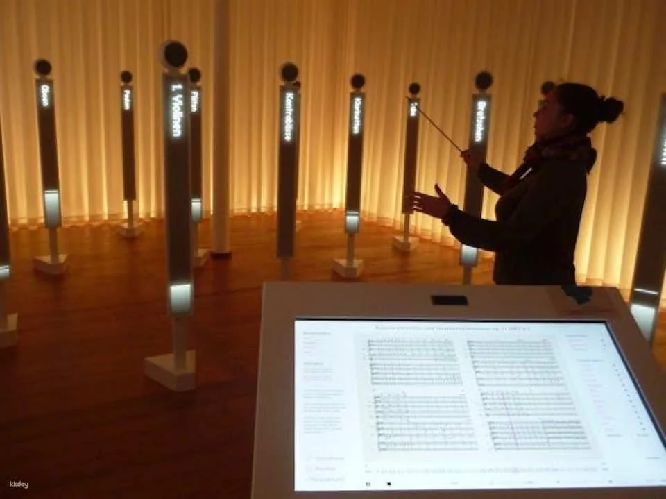 Mendelssohn walking tour with museum and city visit