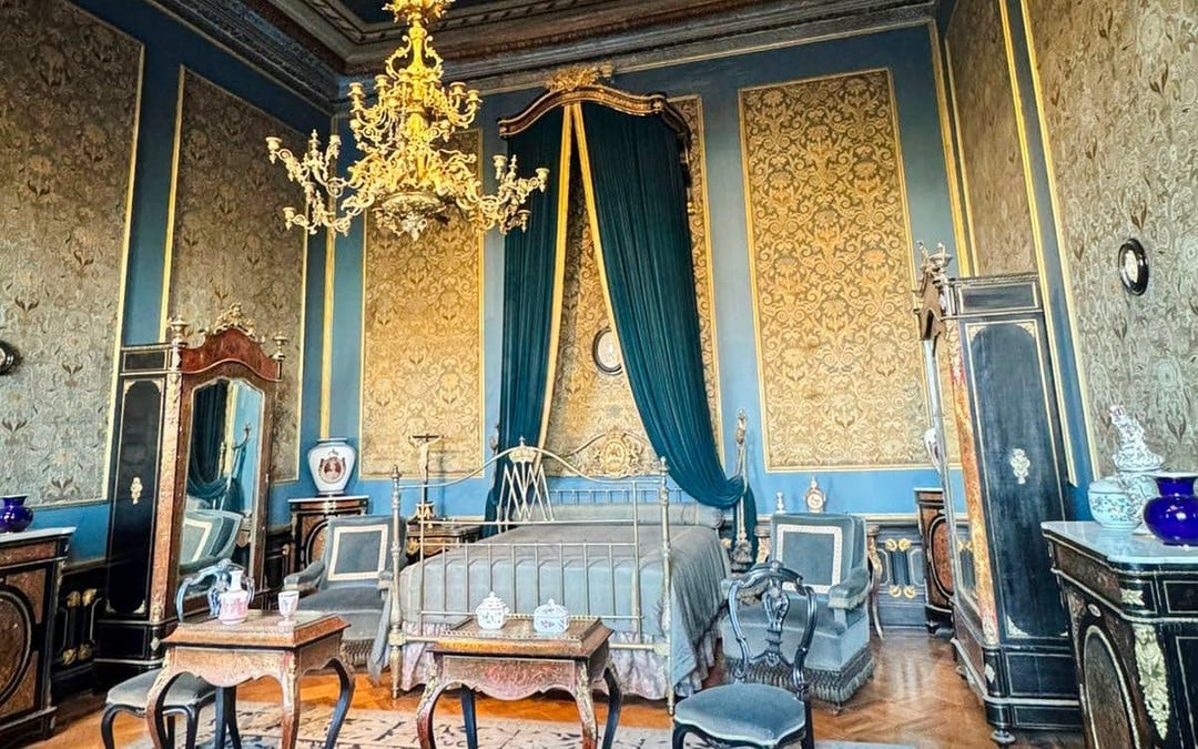 Mexico City: Chapultepec Castle + Museum of Anthropology Small Group Guided Tour Image 4