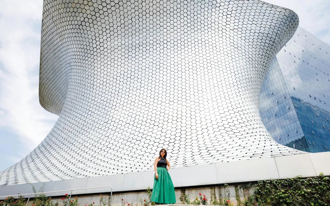 Mexico City Vacation Photoshoot at Iconic Landmarks Image 8