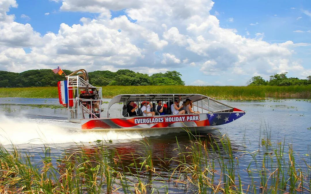 Miami: Everglades Holiday Park Airboat Tour with Wildlife Show & Animal Encounter Image 3