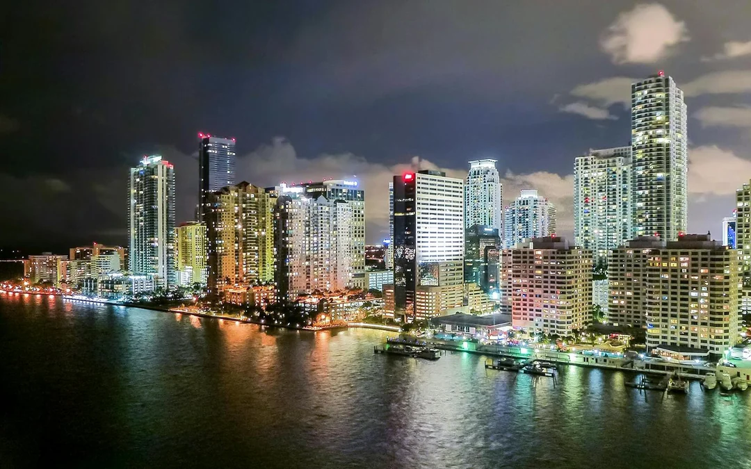 Miami Skyline Cruise of Millionaires’ Homes and Biscayne Bay Image 12