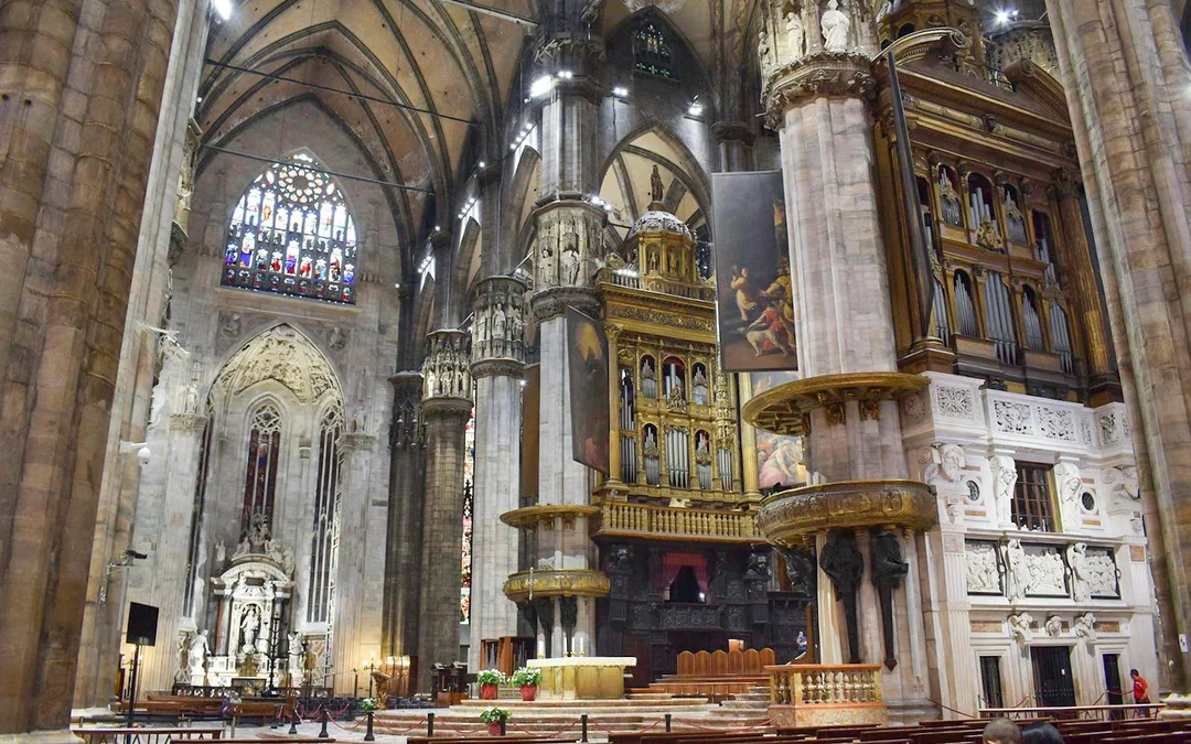 Milan Cathedral and Terraces Skip-the-Line Guided Tour Image 4