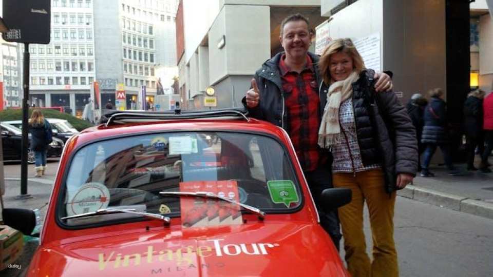 Milano highlights 30 minutes private tour by vintage car