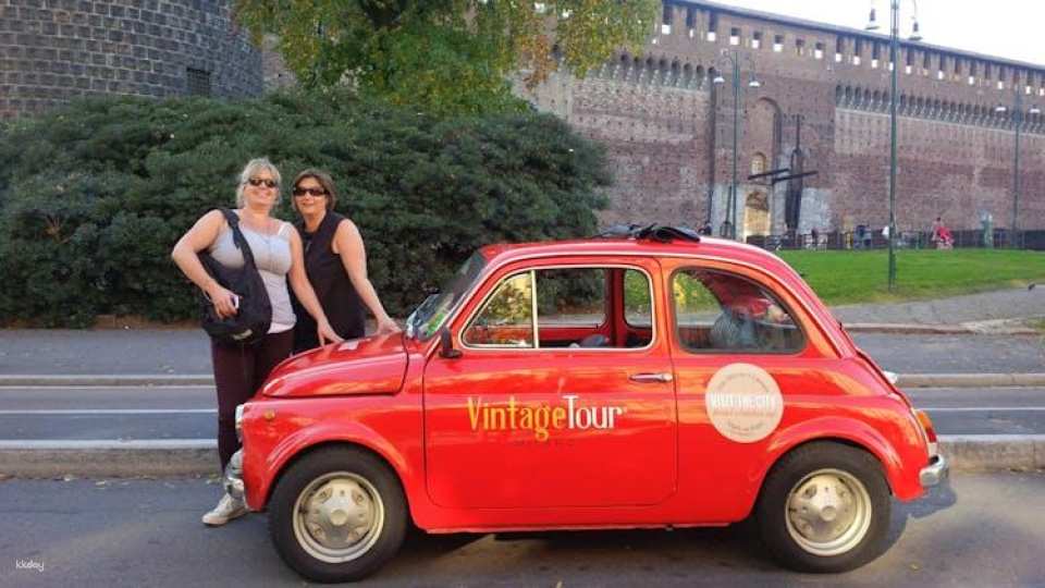 Milano highlights 30 minutes private tour by vintage car