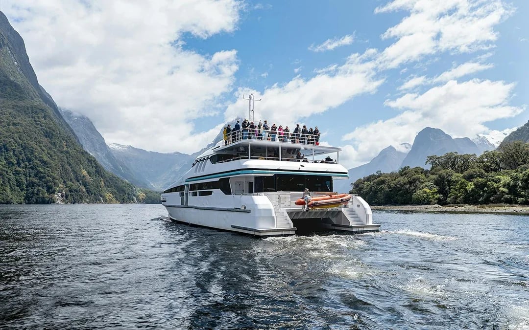 Milford Sound Cruise Image 9