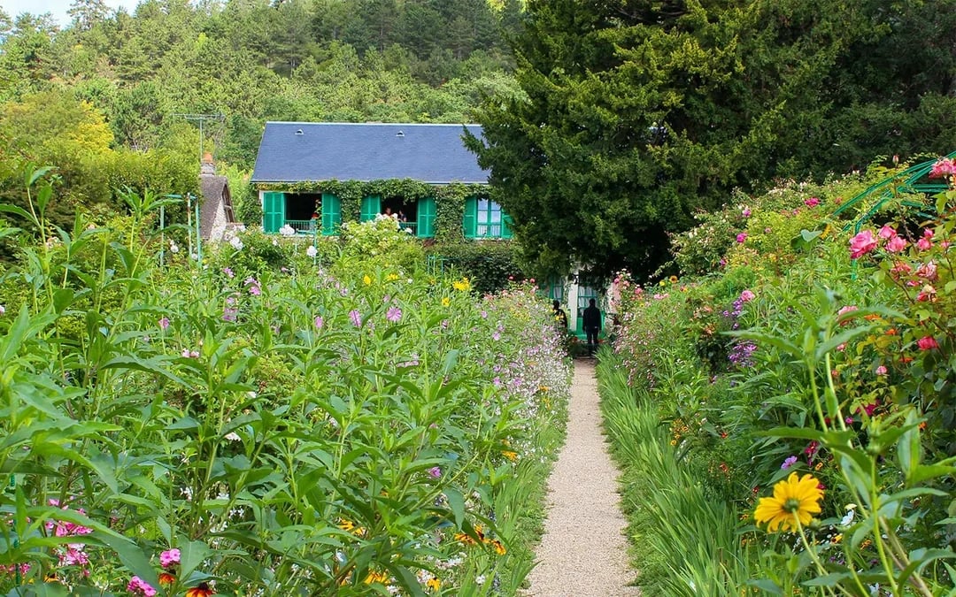 Monet’s House & Gardens Skip-the-Line Entry with Giverny Guided Walking Tour Image 6