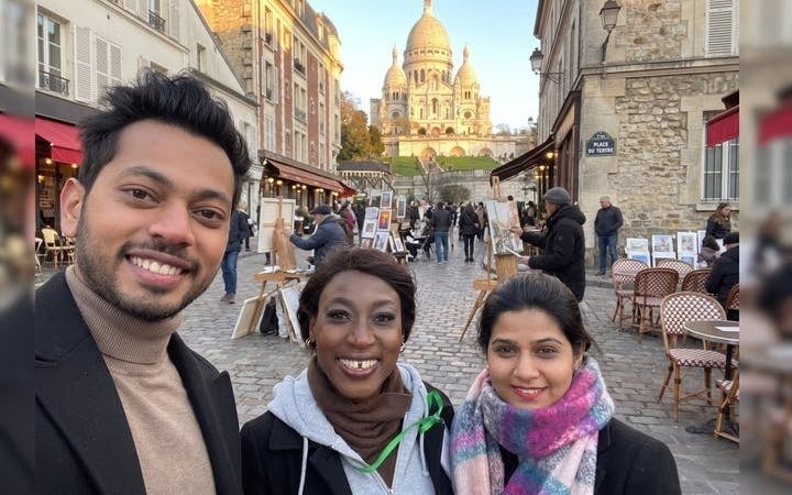 Montmartre Guided Walking Tour with Parisian Craft Beer Tasting Image 1