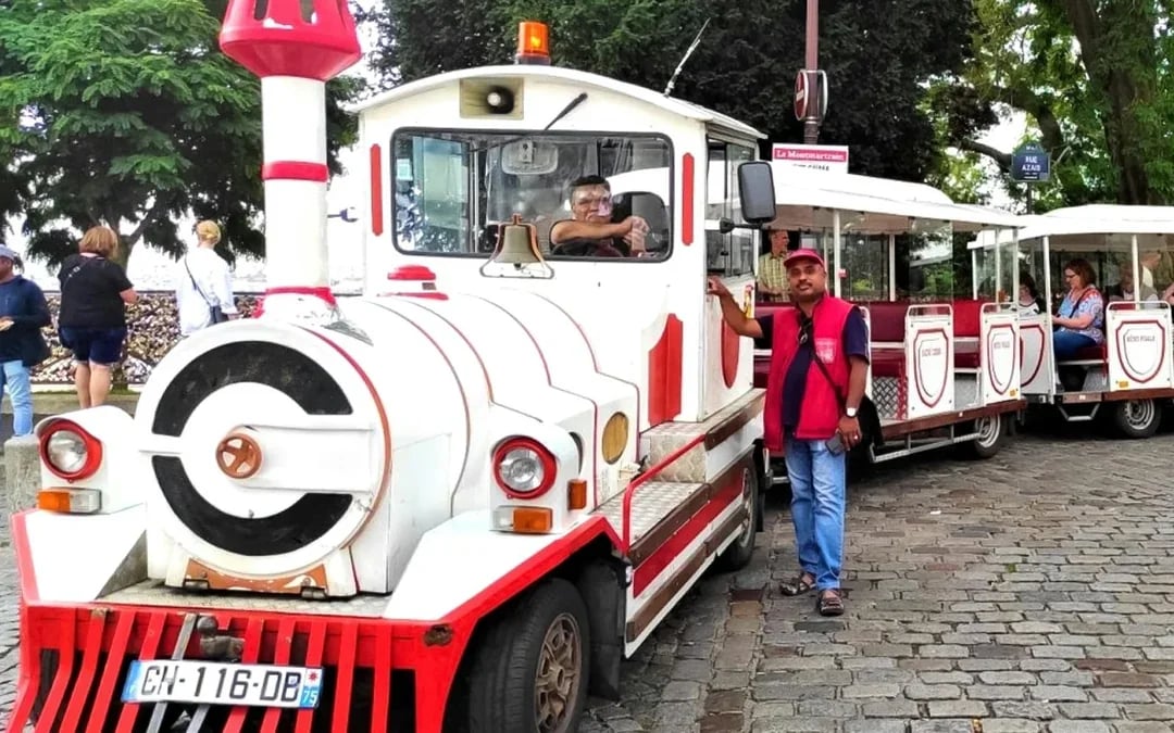 Montmartre Little Train Tour Image 8